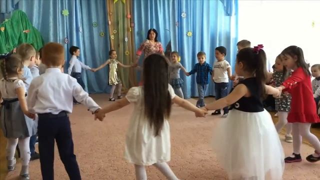 Весеннее развлечение. Средняя группа МБДОУ с. Кадгарон. смотреть онлайн