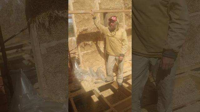 Производство дома из соломы