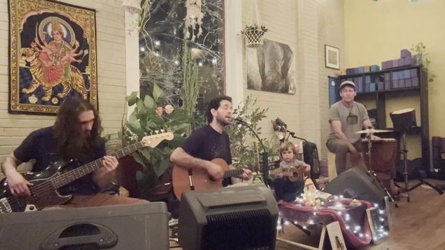 Shri Vishnu Maha Mantra, Live Kirtan Band, Karma Yoga Studio Denver, November 11th 2023 смотреть онлайн