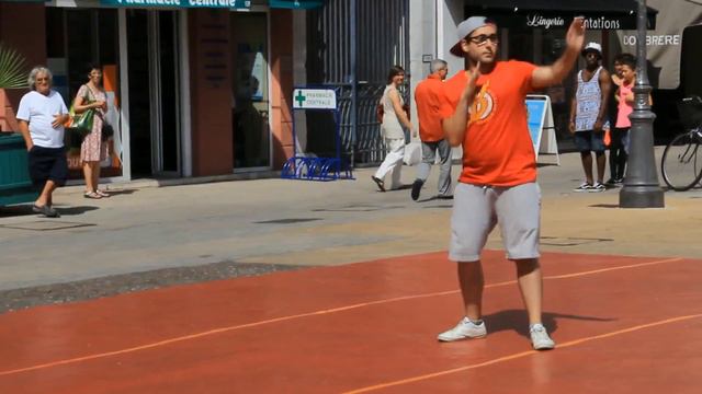 STREET PERFORMANCE | DUBSTEP | ROBOT смотреть онлайн