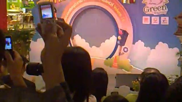 Tui In Walk Together @The Mall Trapa смотреть онлайн