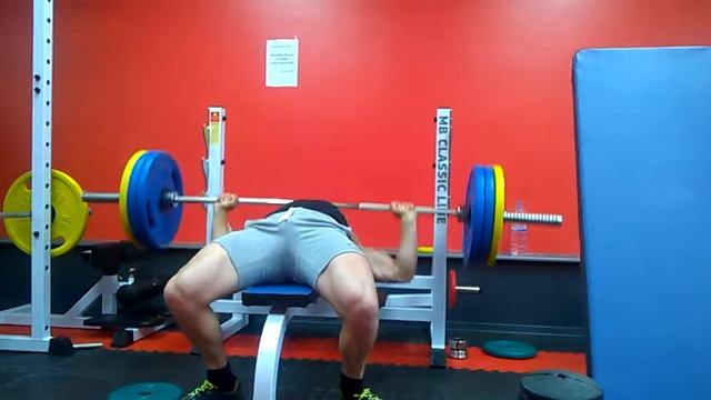 Жим лежа 130 на 10,разминочный в зале "ЗОЖ" смотреть онлайн