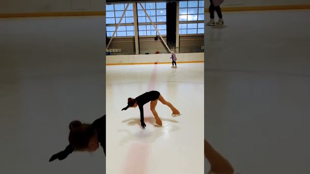 Колесо на льду🤸♀️🤸🏾🤸♂️ теперь как Женя Медведева смотреть онлайн