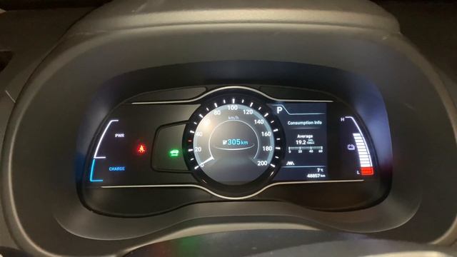 Сравнение Kia E-Niro и Hyundai Kona Electric смотреть онлайн