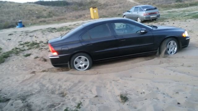 Volvo S60 2.5T AWD VS Sand / Volvo S60 полный привод на песке смотреть онлайн