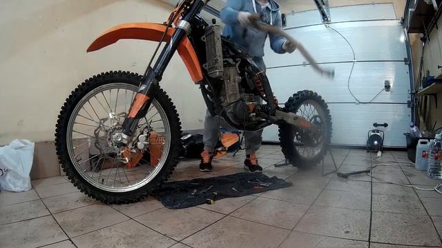 KTM SX 250 F 2008г. Капитальный ремонт ! Часть 1 смотреть онлайн