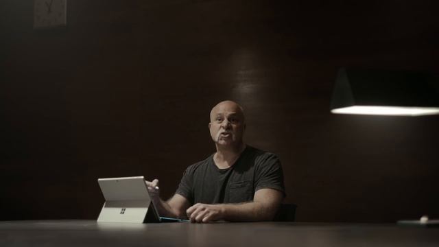 Microsoft Surface Pro 4 Forensic Artist Stephen Mancusi Shows the Power of the Surface Pro 4 смотреть онлайн