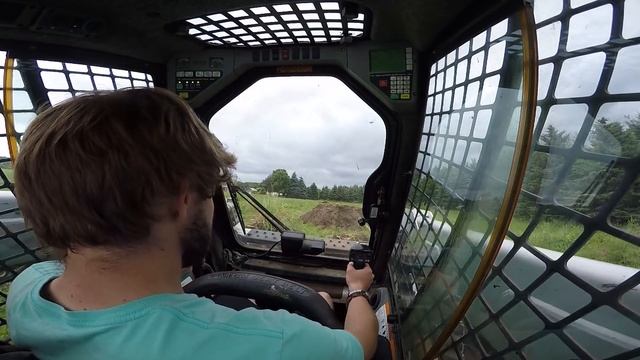 HOW TO MAKE A MOTOCROSS JUMP! - Vlog #39 смотреть онлайн