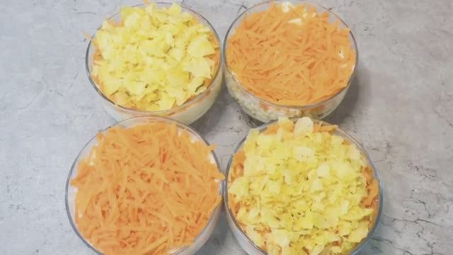 Салат из консервированной рыбы: бюджетные и простые ингредиенты, порционная подача