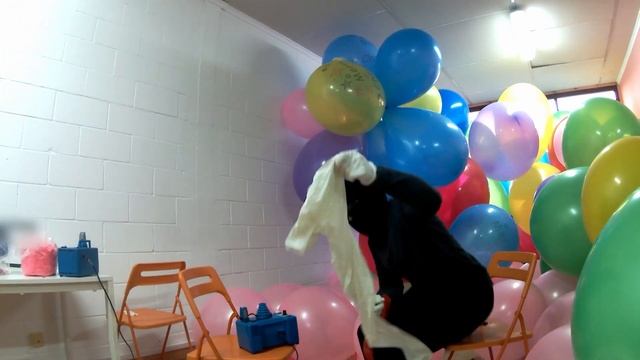 Session 1: Inflating balloons with an electric pump ¡¡¡ Boom POP !!! смотреть онлайн