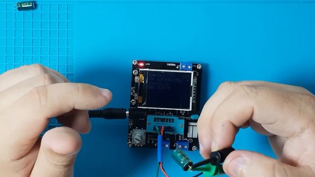 Глючит Wi Fi роутера, ремонт, замена конденсаторов смотреть онлайн