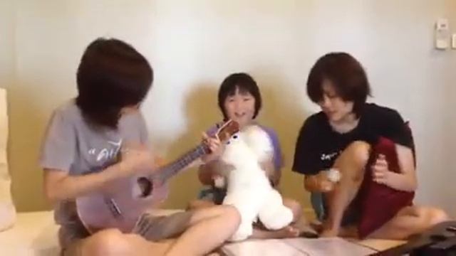 Domino Ukulele смотреть онлайн