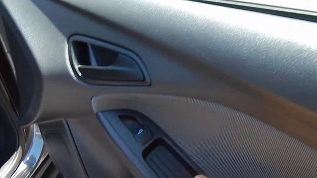 2012 Ford Focus SE Sedan overview / walk around video review! смотреть онлайн