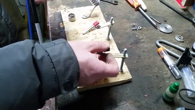 сделал бюджетный держатель для пайки (третья рука) смотреть онлайн