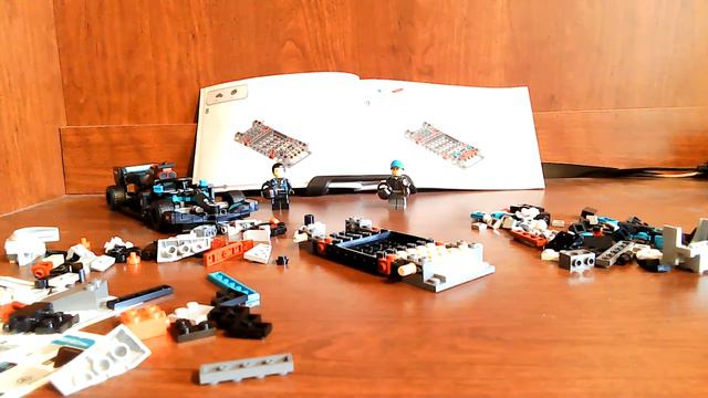 live build the Lego Speed Champions Mercedes AMG 76909 смотреть онлайн