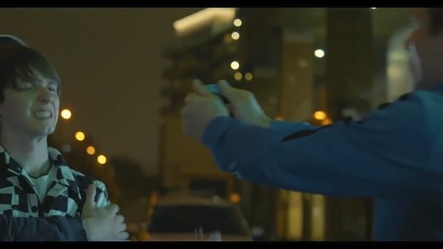 ФРЕНДЗОНА - ГРУППА ДЛЯ ОТСТАЛЫХ смотреть онлайн