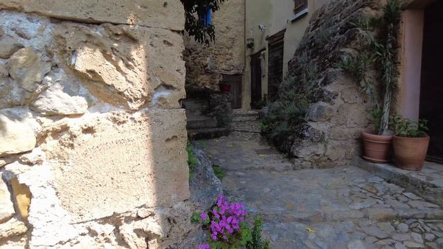 Discover Relaxing Walks In France - A Beautiful Tour Of Cotignac Village - 4k Video