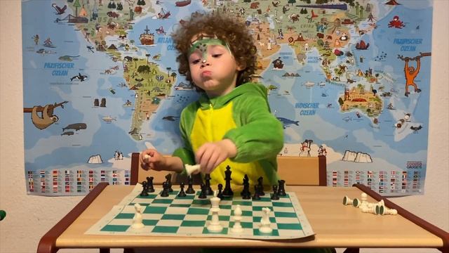 Как ходят ШАХМАТНЫЕ фигуры, или почему я не крокодил, а ДИНОЗАВР! смотреть онлайн