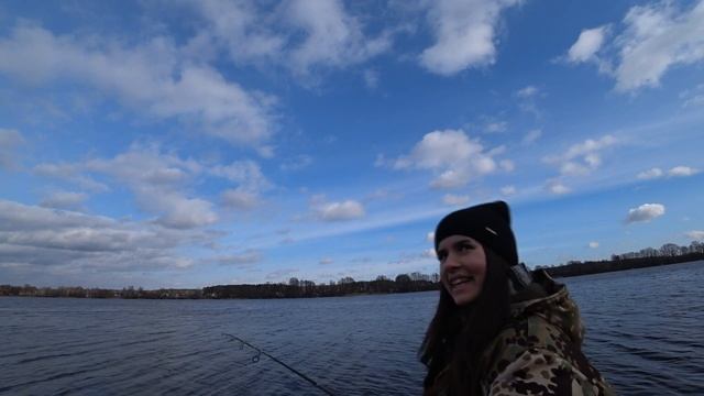 РЫБАЛКА с ЖЕНОЙ | Тягаем Коряги Одну за Одной | Осиповичское водохранилище смотреть онлайн