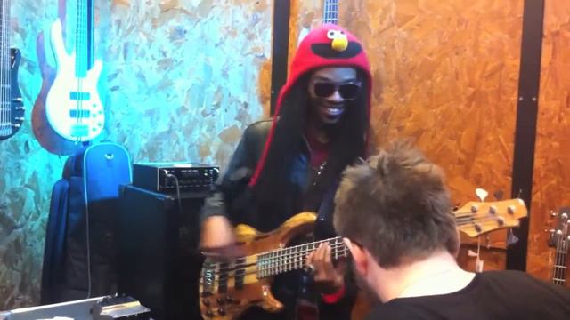 Cort Basses At The London Bass Show 2013 смотреть онлайн