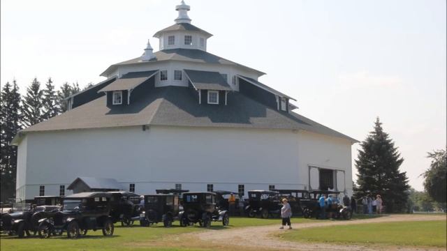 Model T's at Octagon Barn смотреть онлайн