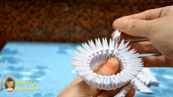 HOW TO MAKE 3D ORIGAMI HELLO KITTY | DIY PAPER HELLO KITTY TUTORIAL