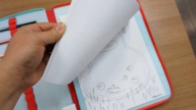 Папка-сумка с набором цветных карандашей и альбом с раскраской "Сказочный лес" 86782 Liliputiens смотреть онлайн