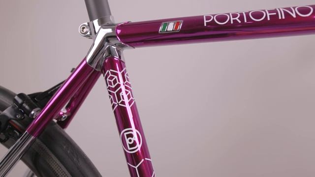 This stunning STEEL ROAD BIKE pays HOMAGE to a LEGEND of Italian cycling смотреть онлайн