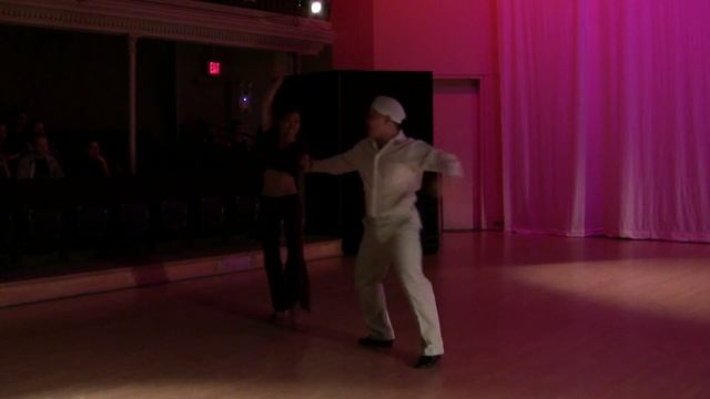 Jong and Sarah - Aladdin (Samba) смотреть онлайн