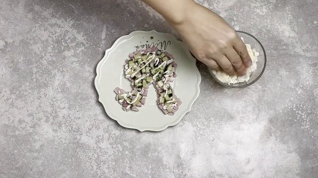КАК ПРИГОТОВИТЬ САЛАТ КРОЛИК С ВЕТЧИНОЙ И ЧЕРНОСЛИВОМ? Красивый, на Новый год и детский праздник! смотреть онлайн