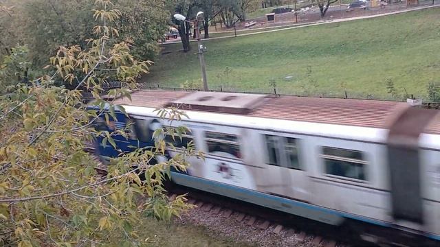 Новинка! Тематический поезд Спасибо Учителю На Перегоне Кунцевская-Молодёжная смотреть онлайн