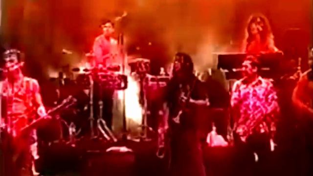 Manu Chao - Bongo Bong Live 2001 @ Fiestas De La Merce, Barcelona смотреть онлайн
