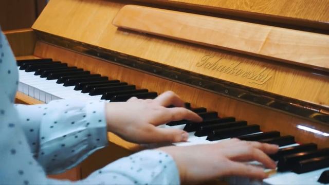 Дети Вырастают ! Песня на выпускной детского сада 925 (школа 763) . Очень трогательный клип ! смотреть онлайн