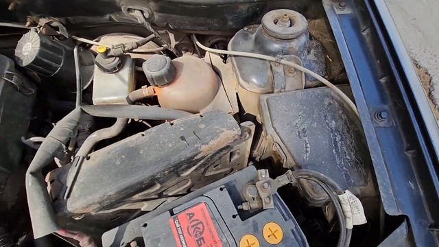 Renault Logan 2008г 1,6л мкпп - подкапотное пространство и двс смотреть онлайн