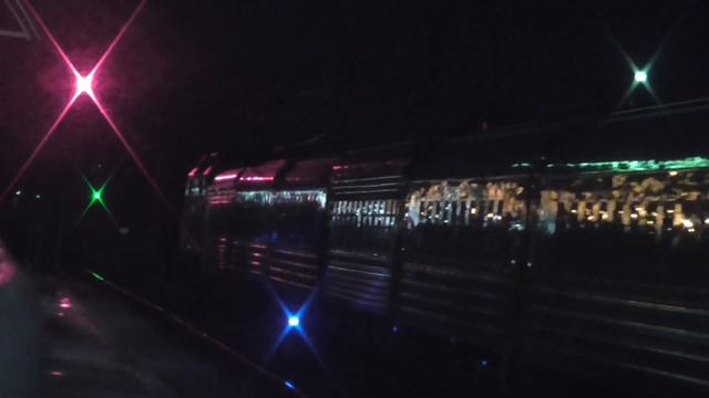 ЭП2К С ПАССАЖИРСКИМ ПОЕЗДОМ Санкт Петербург Москва 027А ПО СТАНЦИИ СЛАВЯНКА 110 КМ\Ч смотреть онлайн