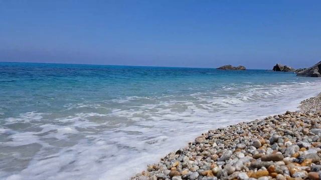 Утрений прибой на пляже Zambrone Beach, Дзамброне, Вибо Валентия, Италия смотреть онлайн