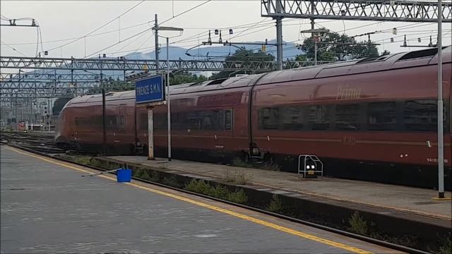 [Treni] Arrivi e partenze alla Stazione di Firenze Santa Maria Novella. Frecciarossa, Italo. смотреть онлайн