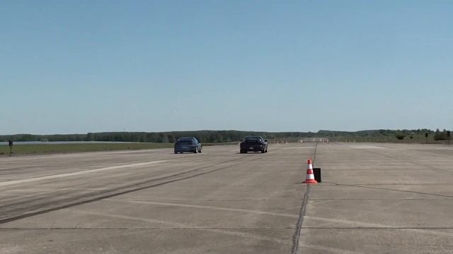 Mazda RX7 vs. Mazda MX3 2.5V6 - 1/4 Mile - Race at Airport 20.05.2012 смотреть онлайн