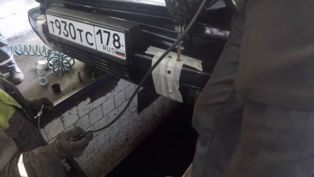 Установка кенгурятника на Gelandewagen G 500. Mercedes-Benz смотреть онлайн