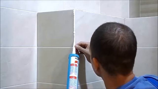 Как засиликонить внешний угол заусованой плитки на люке нивидимке! смотреть онлайн