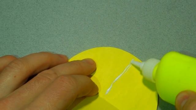 Как сделать игрушку на ёлку из бумаги шар смотреть онлайн