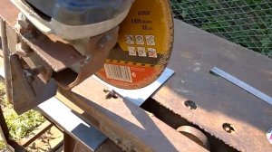 Какой стороной правильно устанавливать отрезной диск болгарки. )))