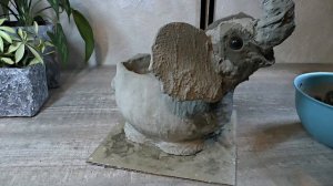 Цветочный горшок из цемента "Слон"