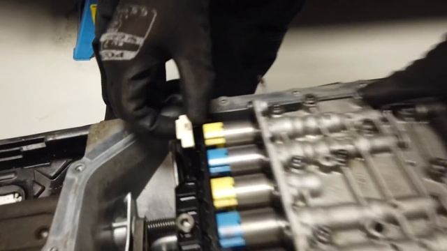 Range Rover Sport Auto ZF Gearbox Fault Reading / Coding / Strip down ( how not to swap TCU ). смотреть онлайн