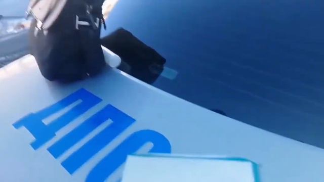 Видеофиксация. Район "3 свечей": не работает светофор, испорчен знак, разрушенный тратуар. смотреть онлайн