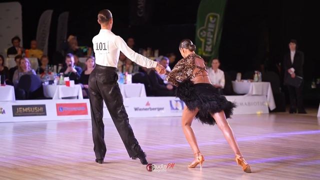 Gabriel Biesek & Alicja Ochrymiuk | Rumba | Mistrzostwa Polski w 10 tańcach - Konin 2023 смотреть онлайн