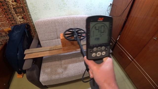Minelab Equinox 600 Очернение сигналов! 5 KHz тест с кирпичами.