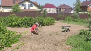как без специнструмента выровнять свой участок