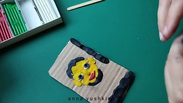 DIY. Ліпка з пластиліну на картоні.Телефон з відео зв'язком, портрет того хто телефонує. Для дітей. смотреть онлайн