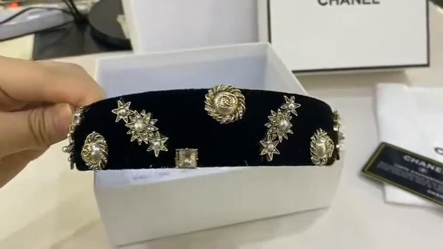 Ободок для волос Chanel смотреть онлайн